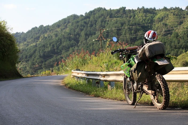 Du lịch đến Làng bằng xe máy